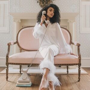 BON VIVIANN - WHITE FEATHER PJS SIZE SMALL BRIDAL